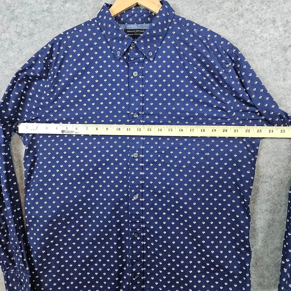 Banana Republic Men's Button Down‎ Shirt Size L Double Diamond Geometric Print